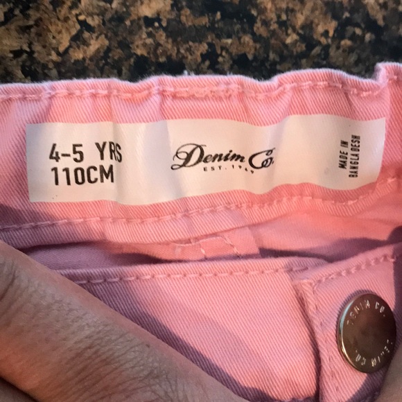 Girls 2 pairs of Jeans 1 Pink & 1 washed Blue - Picture 3 of 8